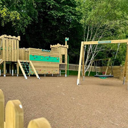 Spacious Primrose Lodge For 6 With Hot Tub At A Spa Resort Chudleigh Esterno foto
