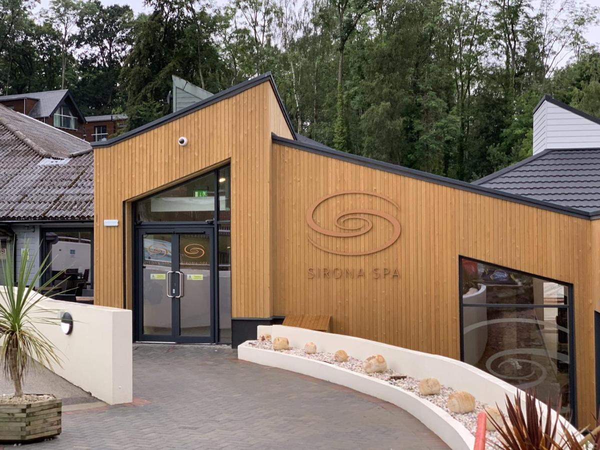Spacious Primrose Lodge For 6 With Hot Tub At A Spa Resort Chudleigh Esterno foto