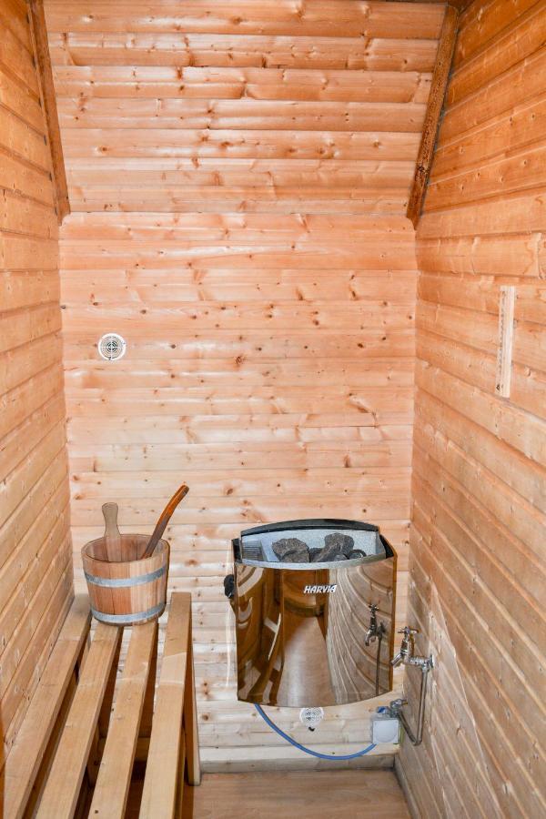 Spacious Primrose Lodge For 6 With Hot Tub At A Spa Resort Chudleigh Esterno foto